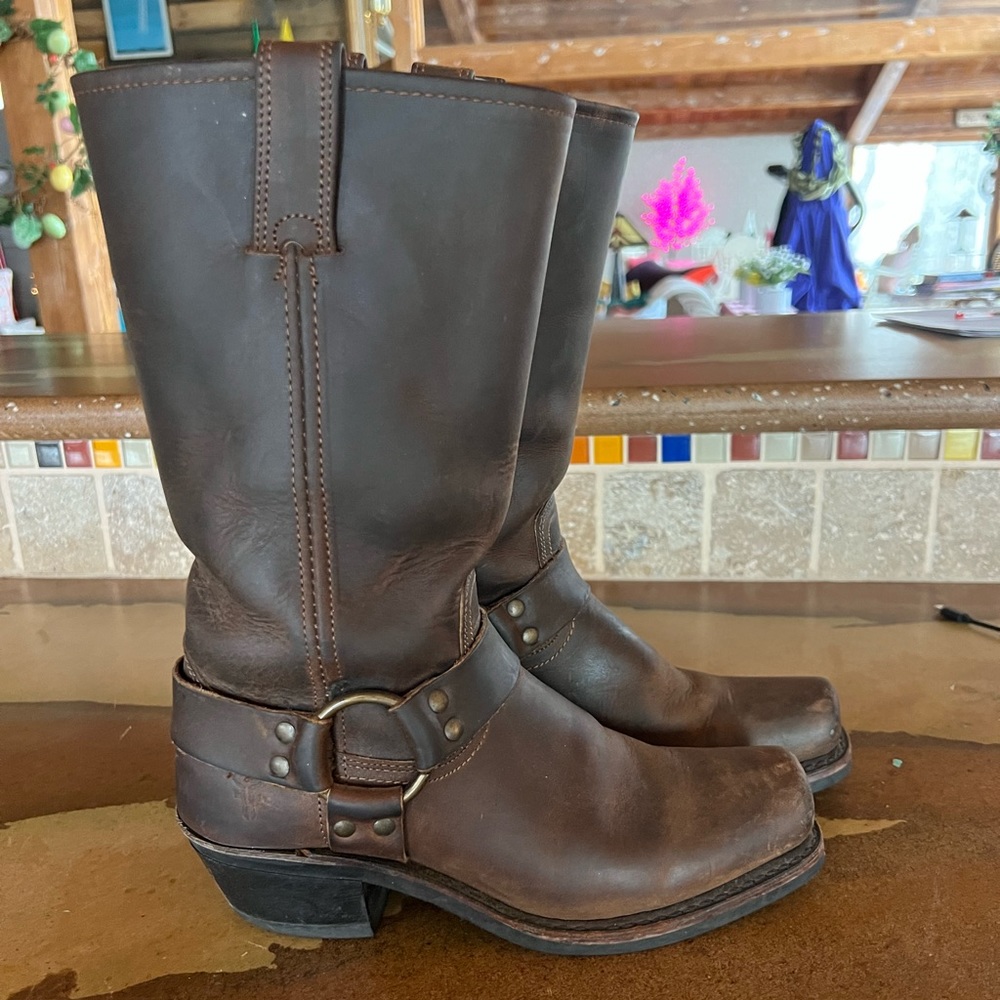 Women’s size 7.5 Frye boots